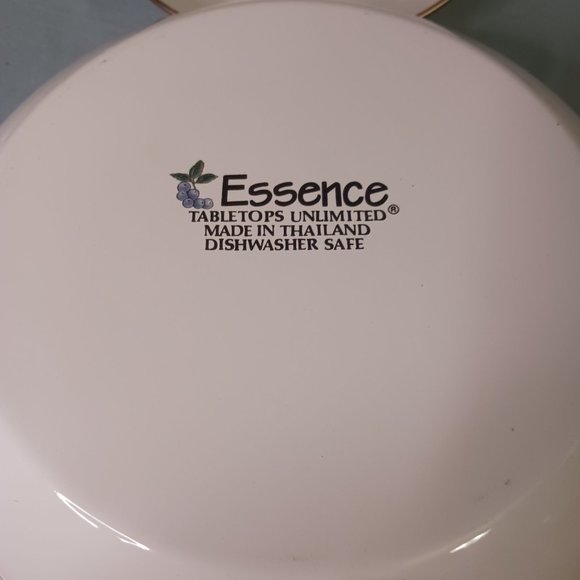 Essence Vintage Tabletops Unlimited 5 QT. Dutch Oven - Picture 11 of 11